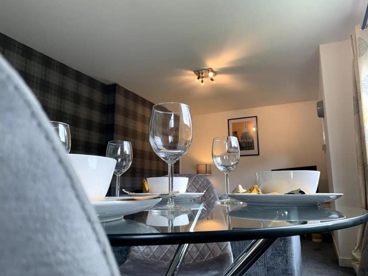 Modern 2 Bedroom Flat With Free Parking In Cambuslang, Glasgow Exteriör bild